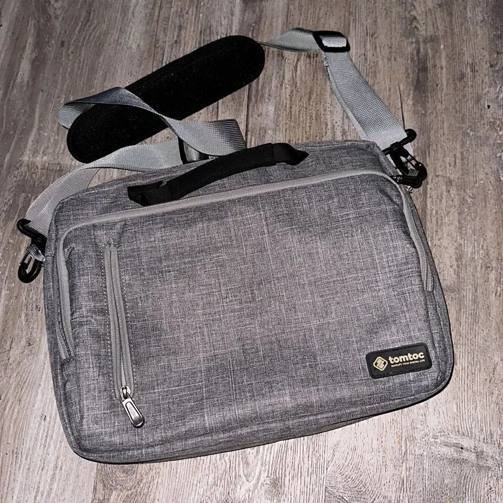 defender-a50 Laptop Briefcase For 14" MacBook Pro / Surface